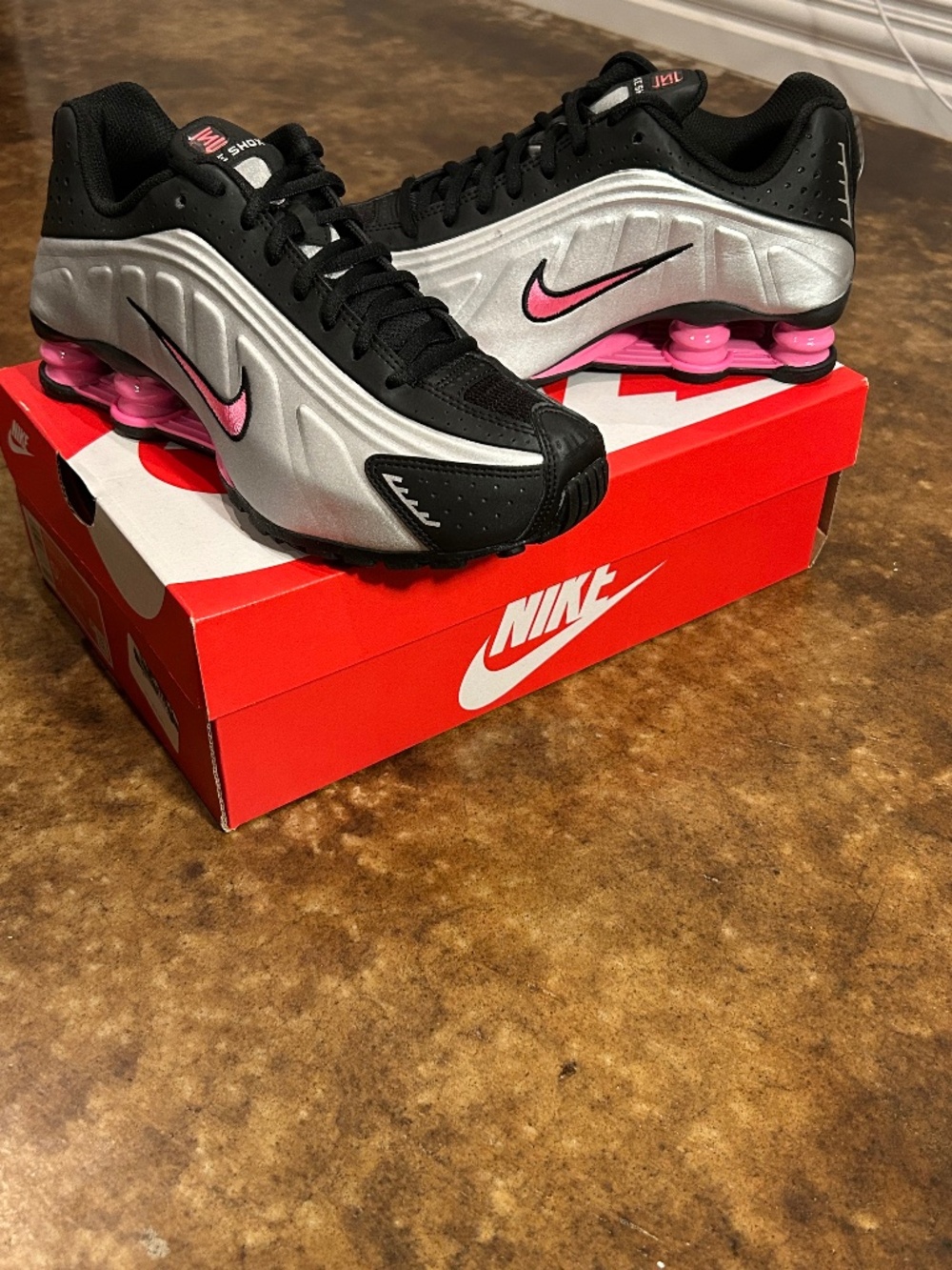 Nike Shox R4